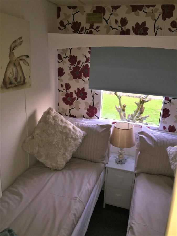 Byre Cottages&Lakeside caravan Cardigan Eksteriør bilde