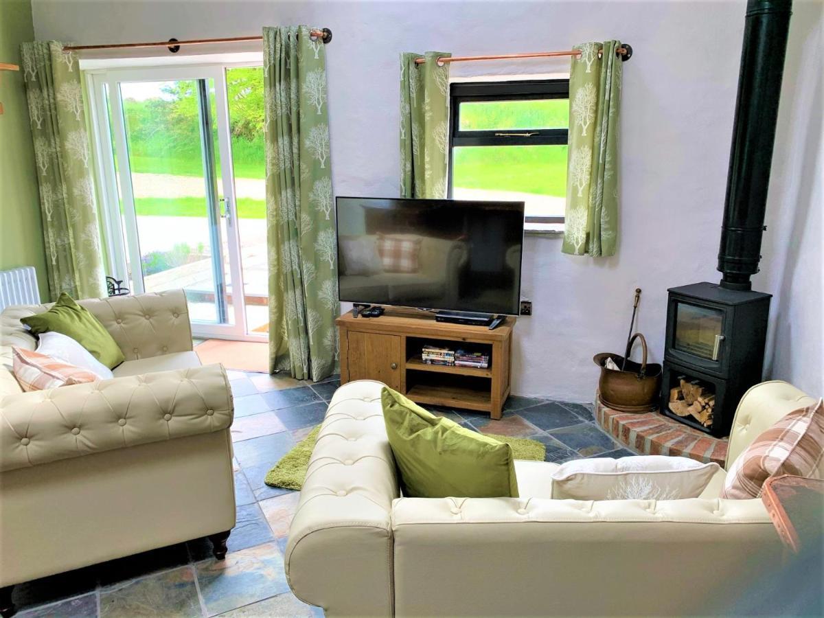 Byre Cottages&Lakeside caravan Cardigan Eksteriør bilde