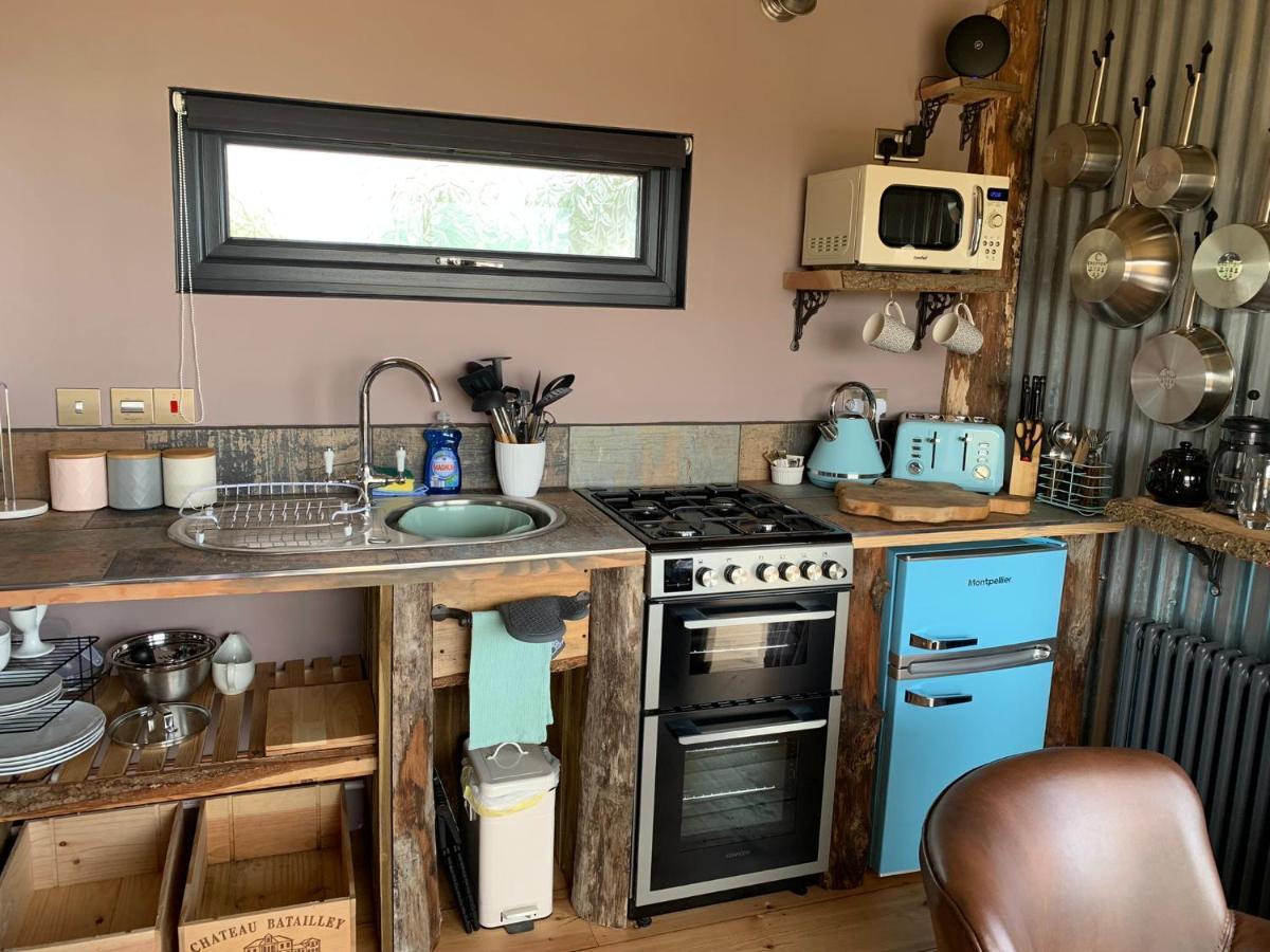 Byre Cottages&Lakeside caravan Cardigan Eksteriør bilde