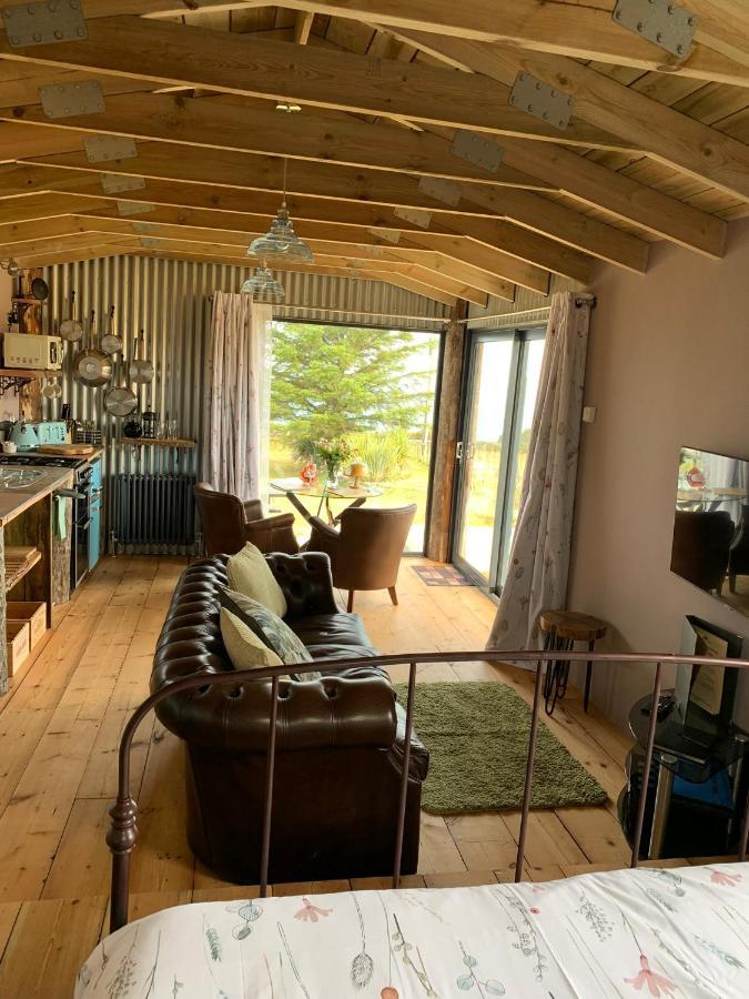 Byre Cottages&Lakeside caravan Cardigan Eksteriør bilde