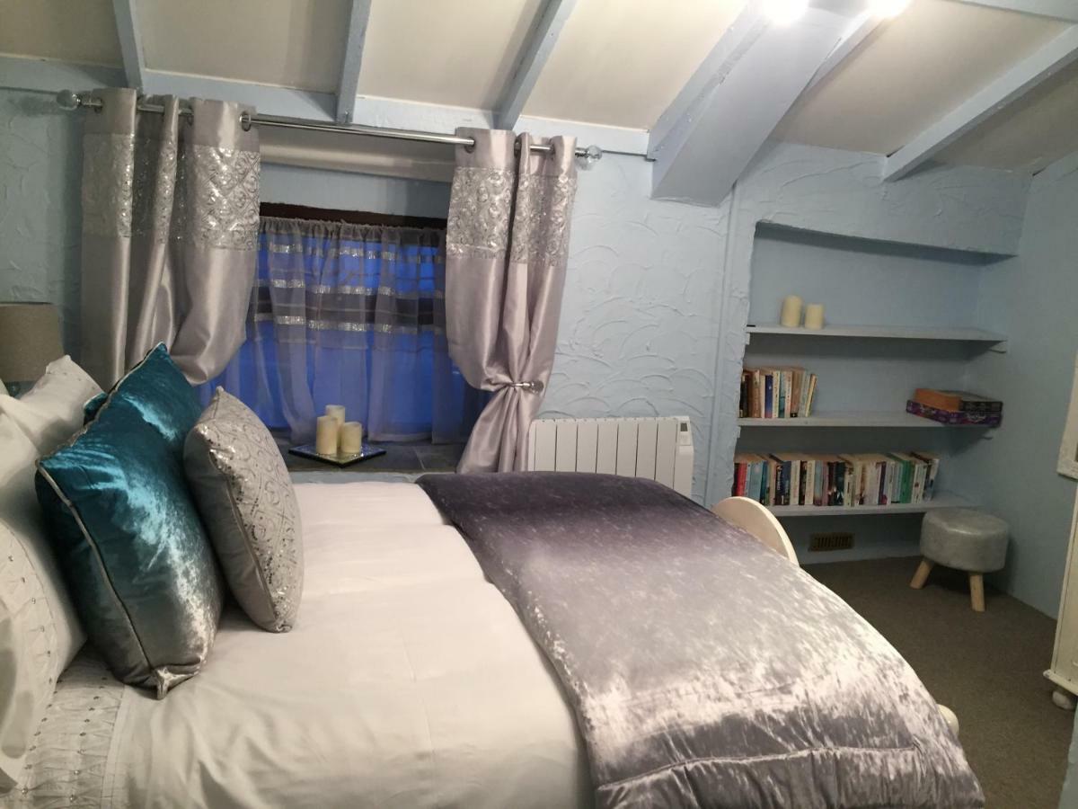 Byre Cottages&Lakeside caravan Cardigan Eksteriør bilde